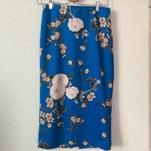 NWT Zara Woman Floral Pencil Skirt sz M